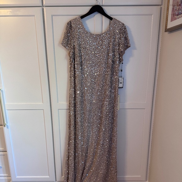 Full length Formal Gown - Plus size - Picture 1 of 3